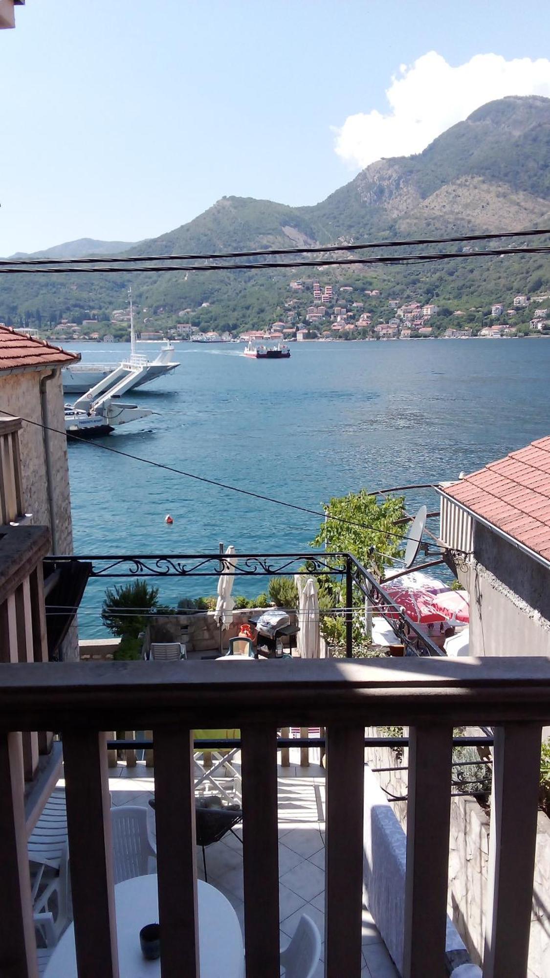 Apartment Aleksandar Tivat Buitenkant foto