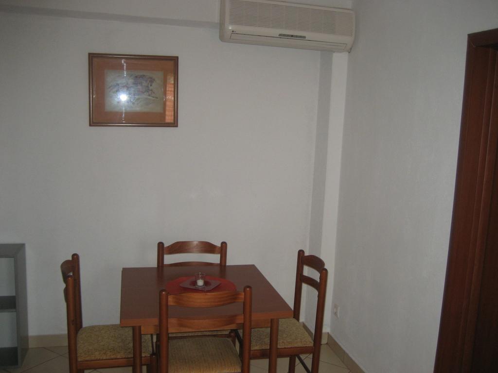 Apartment Aleksandar Tivat Buitenkant foto