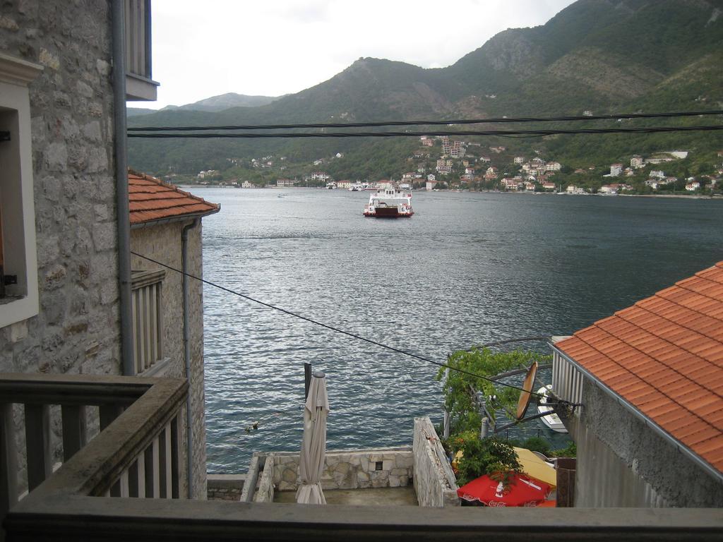 Apartment Aleksandar Tivat Buitenkant foto