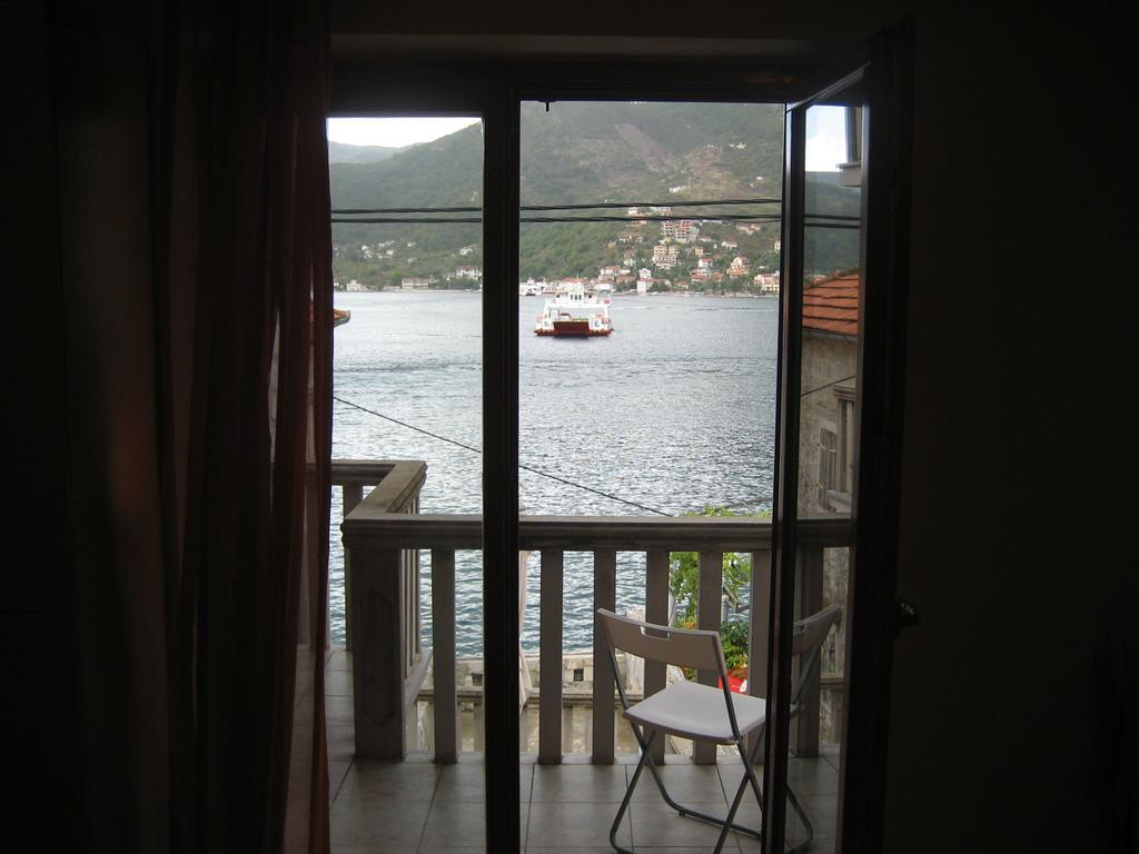 Apartment Aleksandar Tivat Buitenkant foto