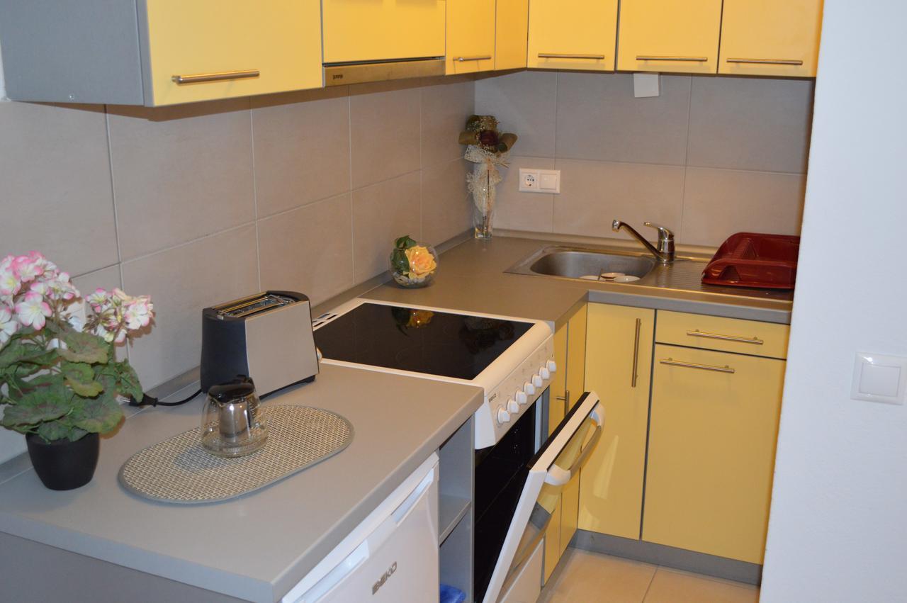 Apartment Aleksandar Tivat Buitenkant foto