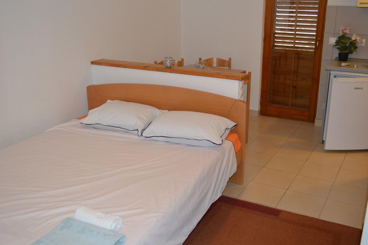 Apartment Aleksandar Tivat Buitenkant foto
