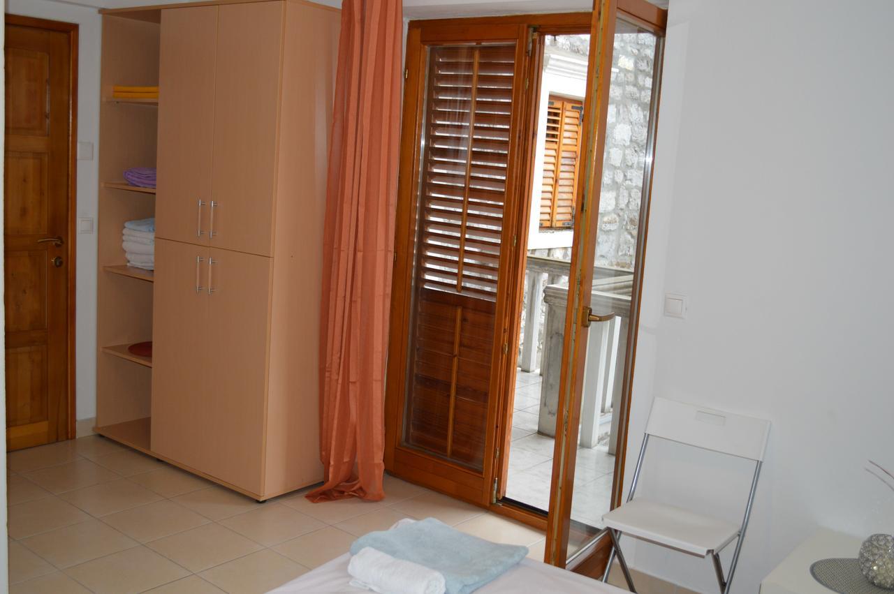 Apartment Aleksandar Tivat Buitenkant foto