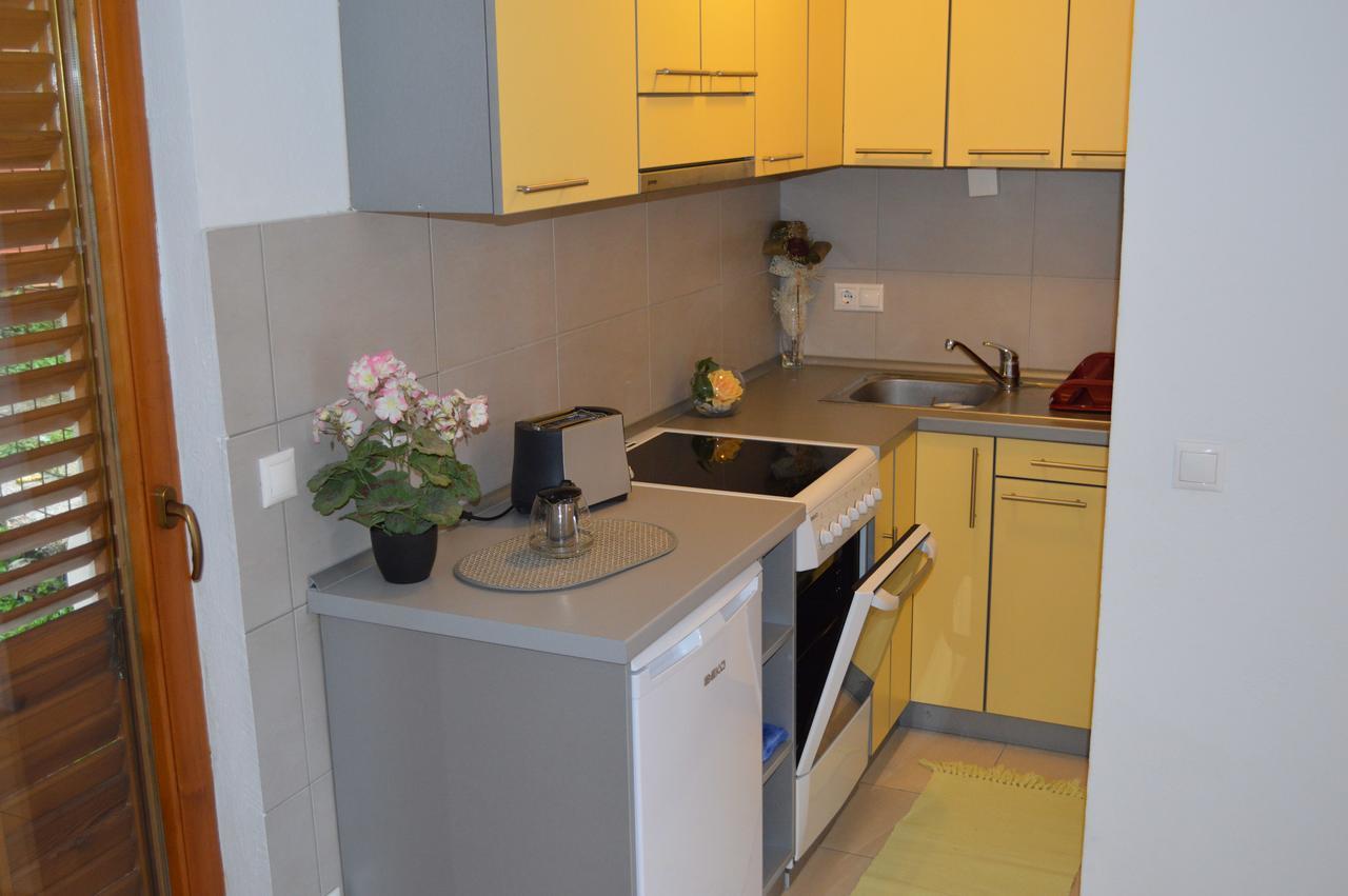 Apartment Aleksandar Tivat Buitenkant foto
