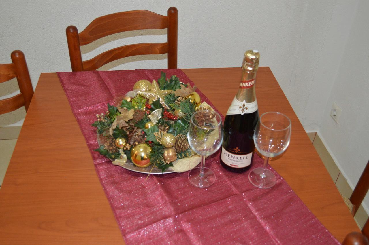 Apartment Aleksandar Tivat Buitenkant foto