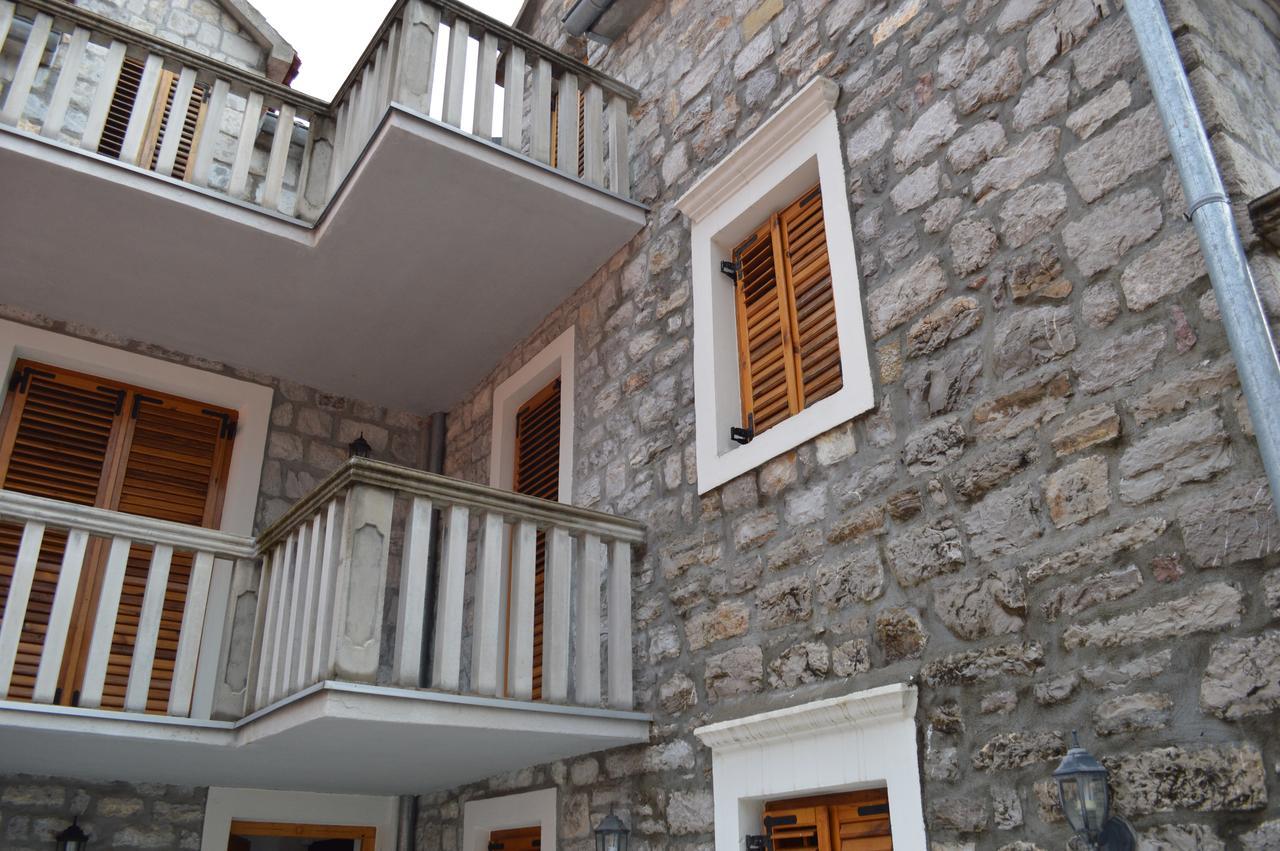 Apartment Aleksandar Tivat Buitenkant foto