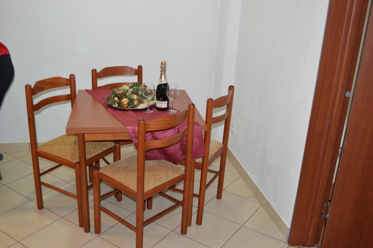 Apartment Aleksandar Tivat Buitenkant foto