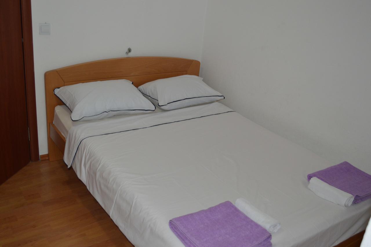 Apartment Aleksandar Tivat Buitenkant foto