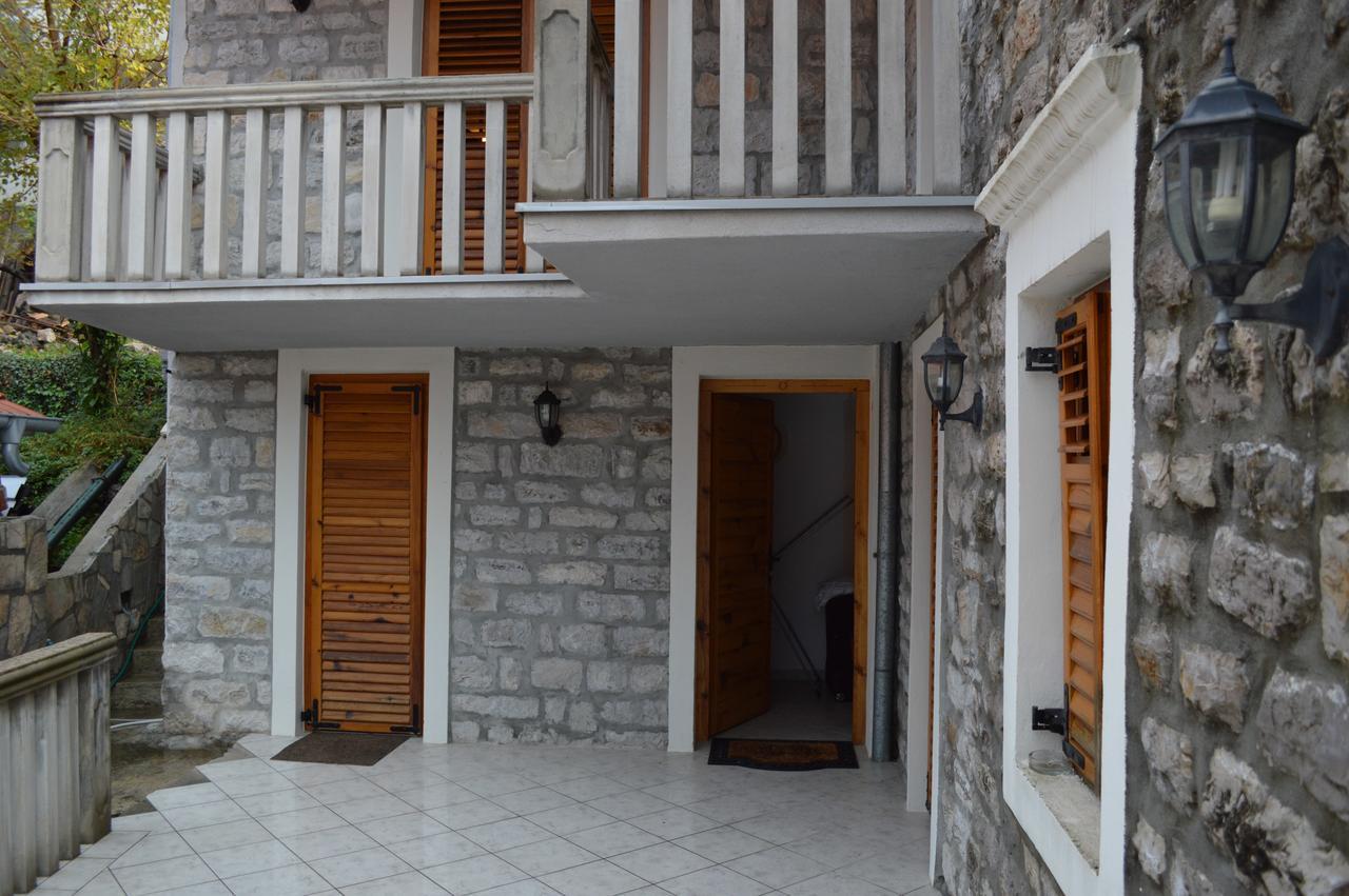 Apartment Aleksandar Tivat Buitenkant foto