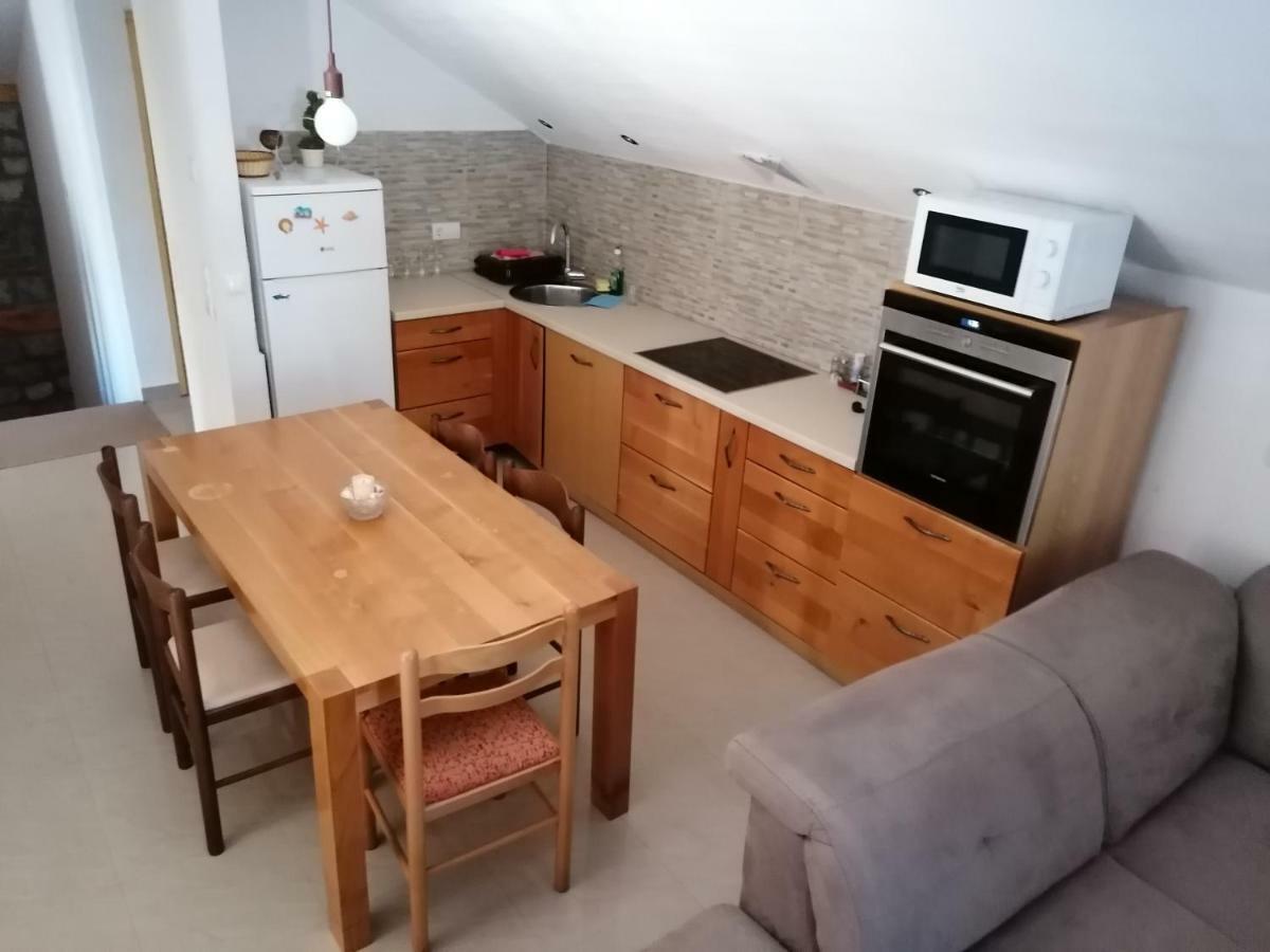 Apartment Aleksandar Tivat Buitenkant foto
