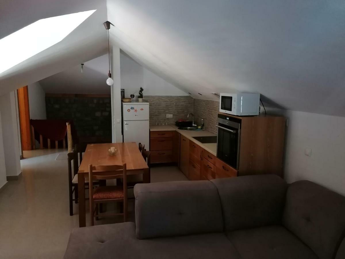 Apartment Aleksandar Tivat Buitenkant foto
