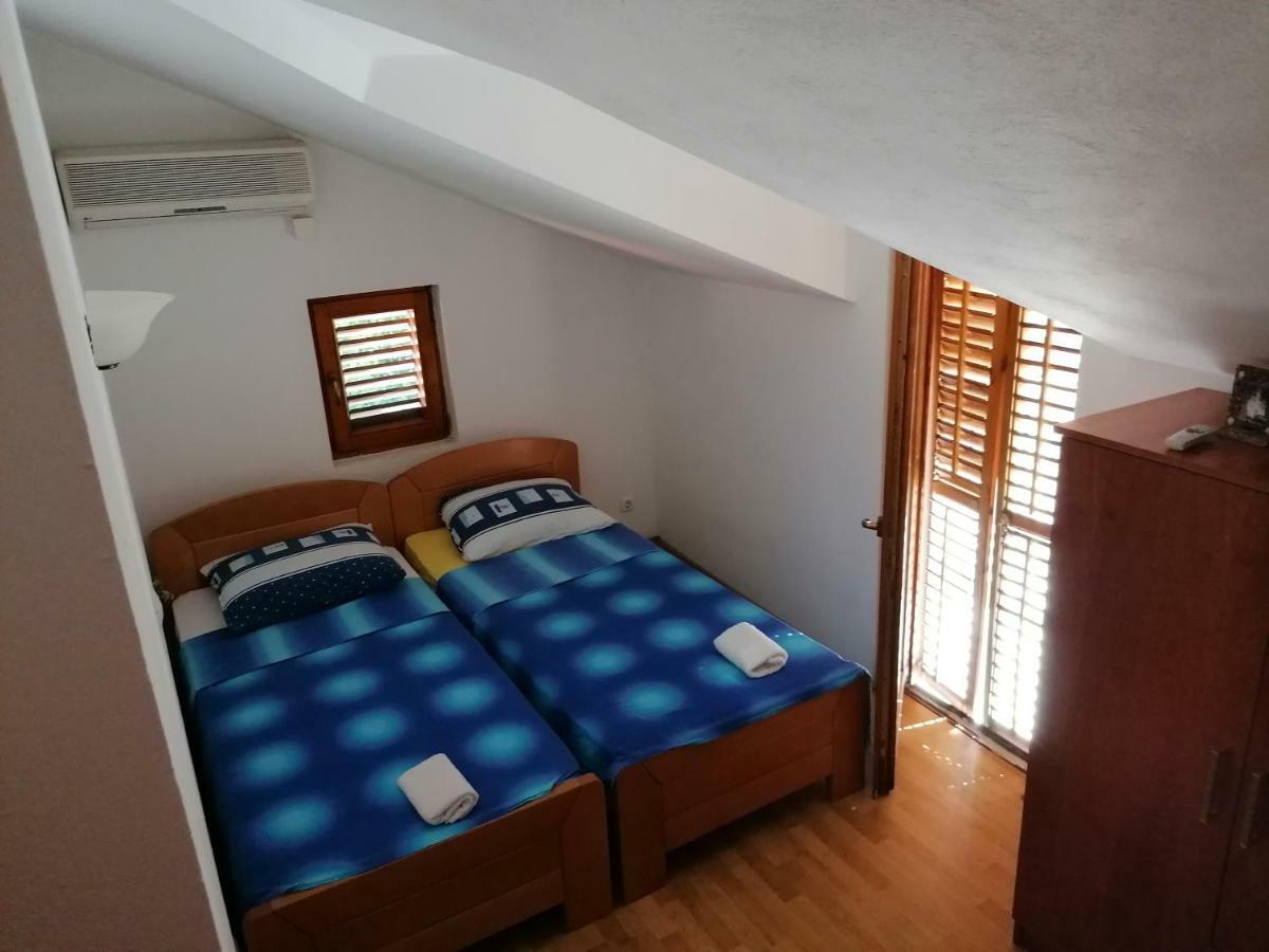 Apartment Aleksandar Tivat Buitenkant foto